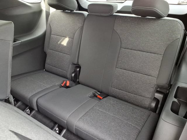 New 2027 Chevrolet Traverse LT FWD image 10