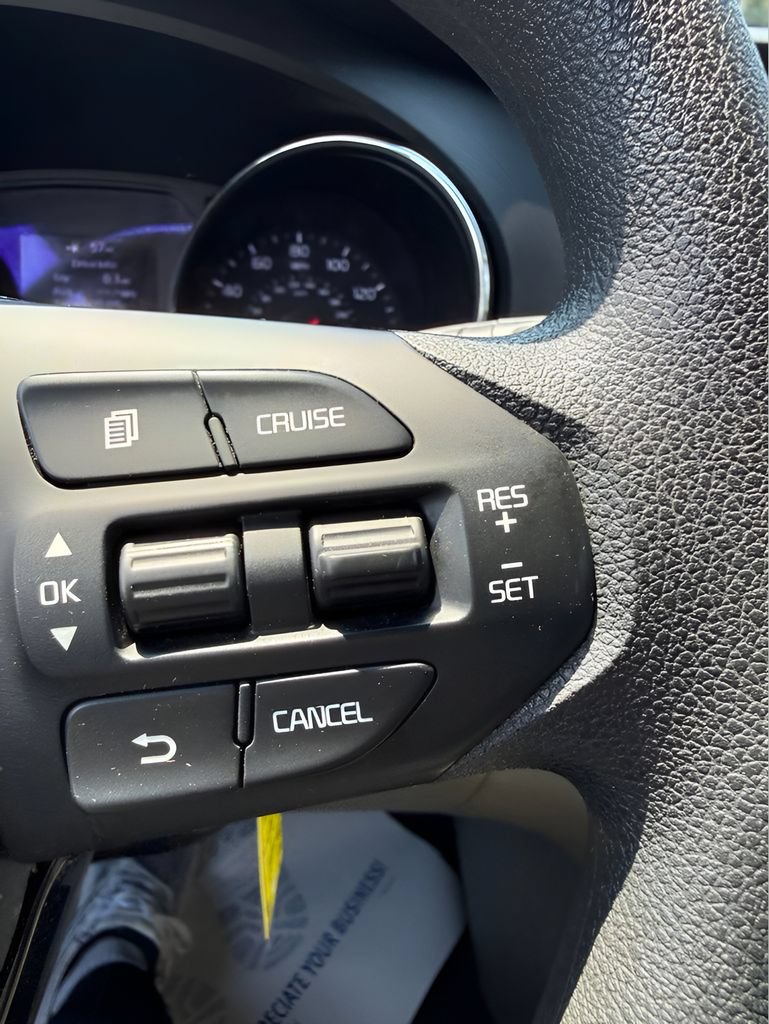 Used 2021 Kia Sedona LX FWD image 25