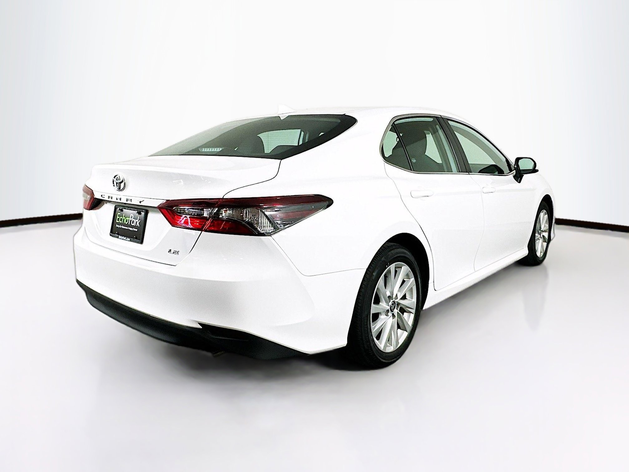 Used 2024 Toyota Camry LE image 9