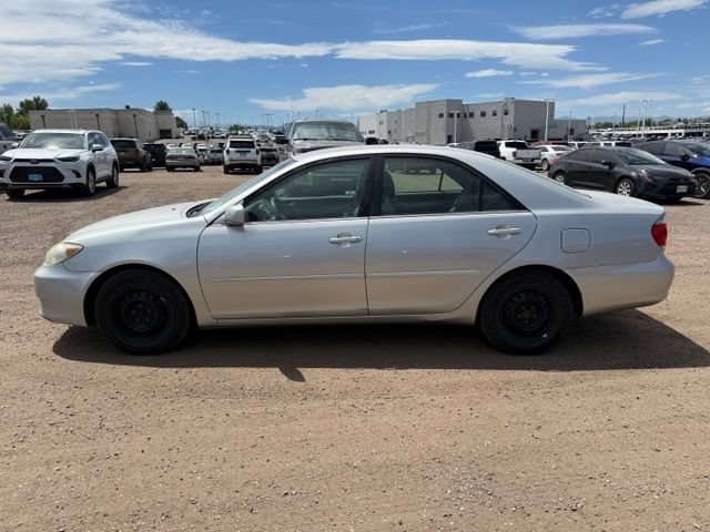 Used 2005 Toyota Camry LE FWD image 2