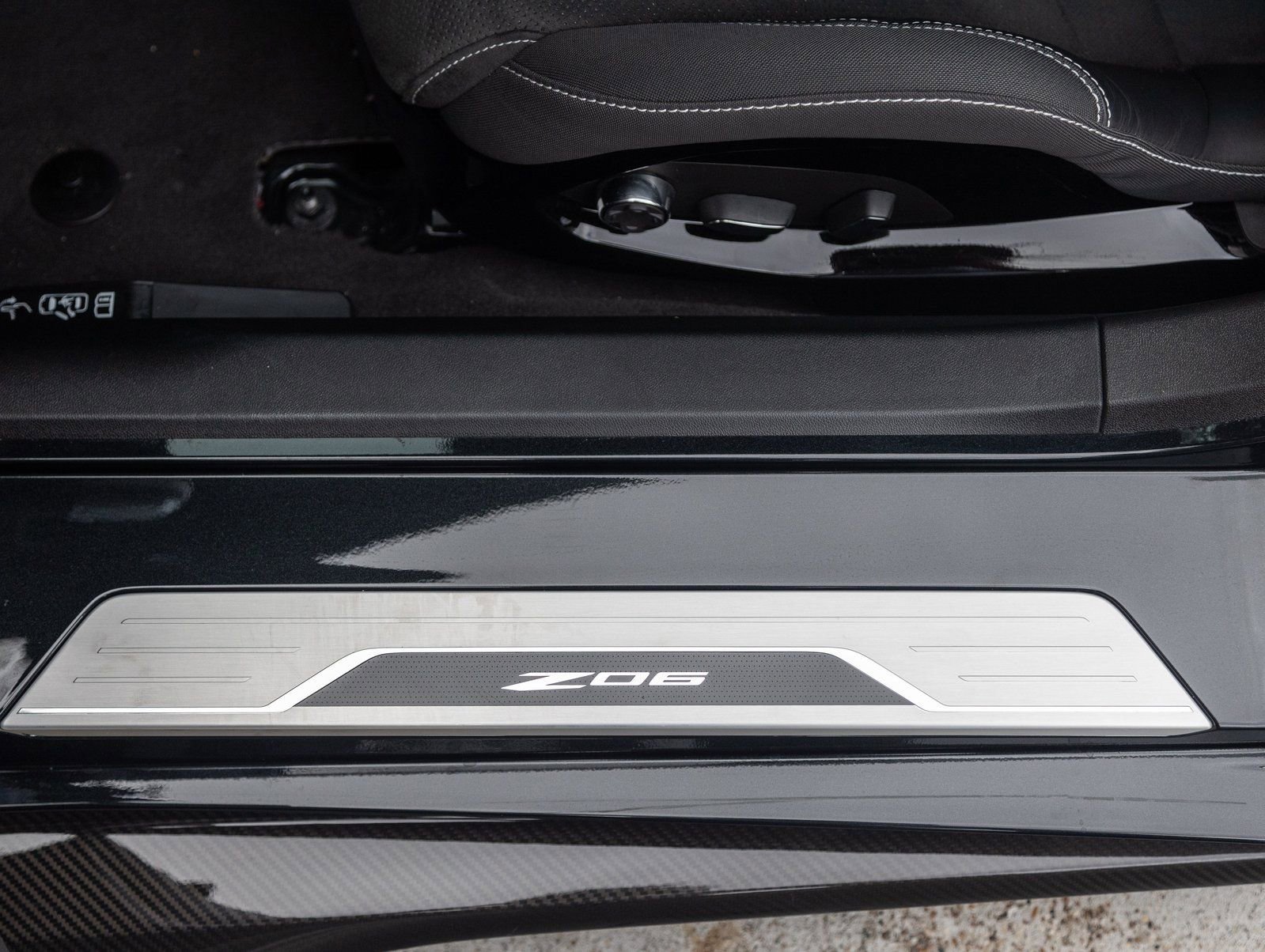 Used 2024 Chevrolet Corvette Z06 w/ Z07 Performance Package image 23