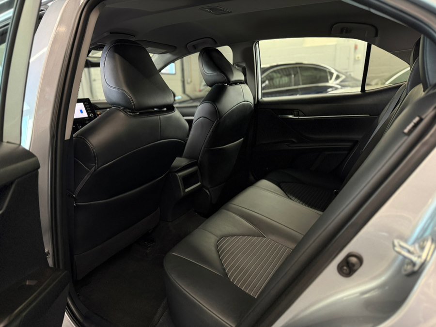 Used 2021 Toyota Camry SE FWD image 27
