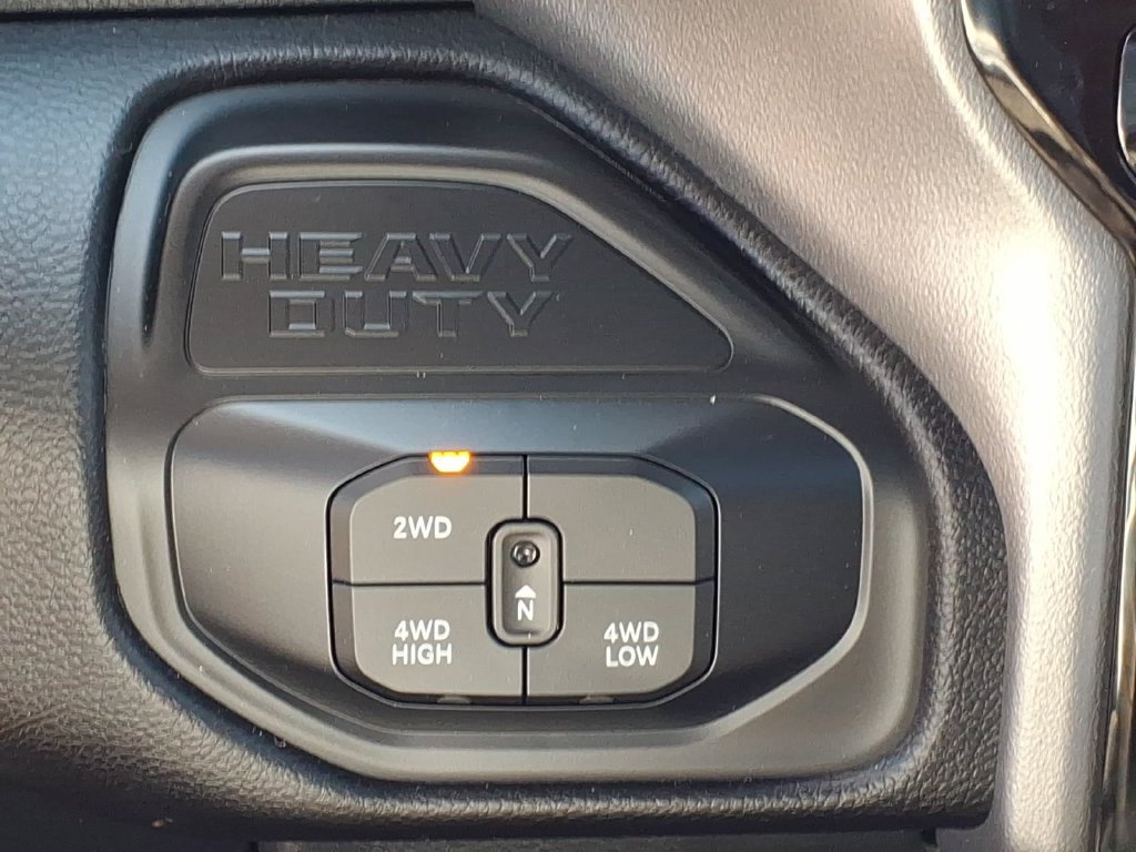 Used 2025 RAM 2500 Big Horn AWD/4WD image 8