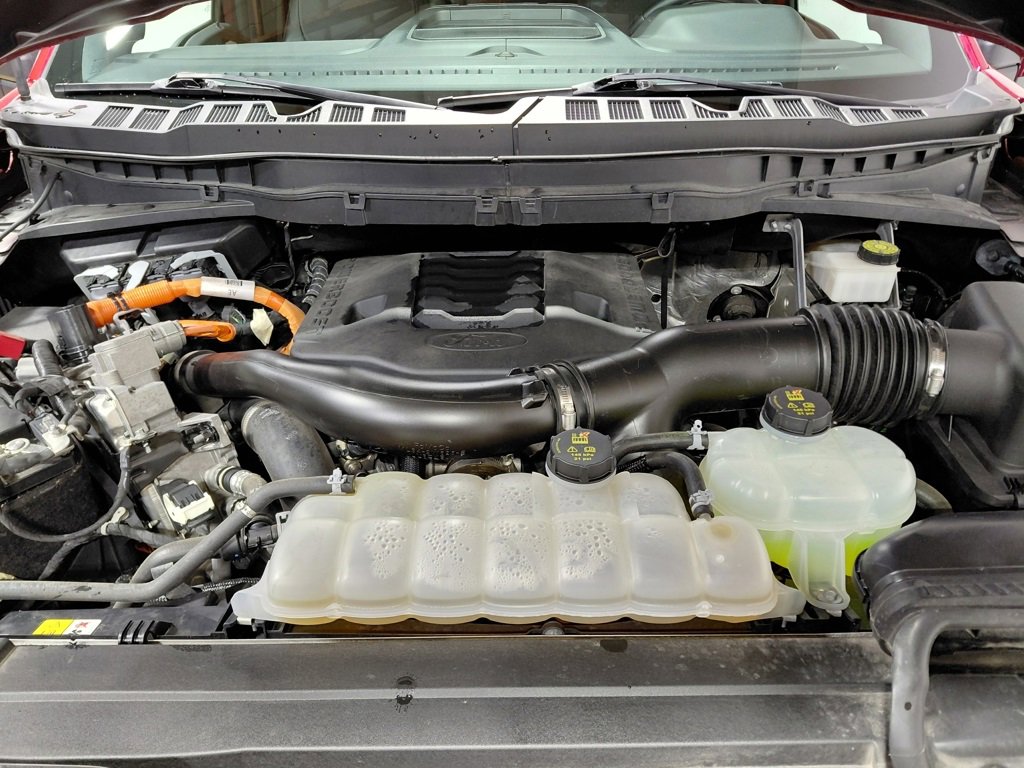 Certified 2022 Ford F150 XLT w/ Equipment Group 302A High image 14