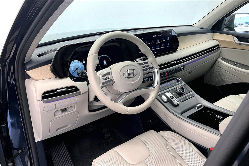 Used 2024 Hyundai Palisade Limited image 13