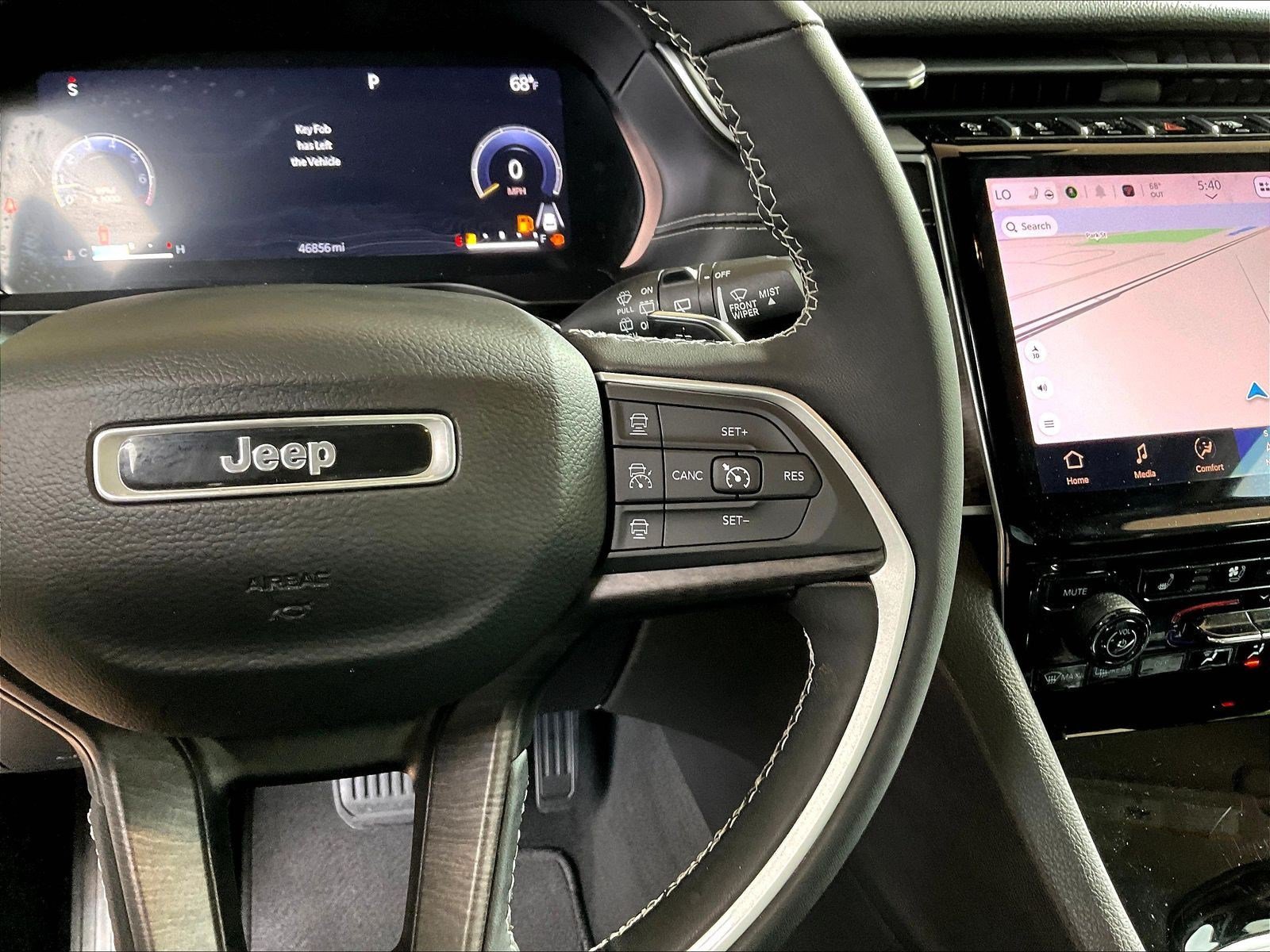 Used 2023 Jeep Grand Cherokee L Limited w/ Luxury Tech Group II AWD/4WD image 12
