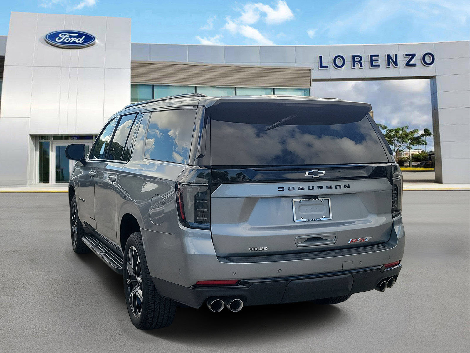 Used 2025 Chevrolet Suburban RST w/ Comfort Package RWD image 8