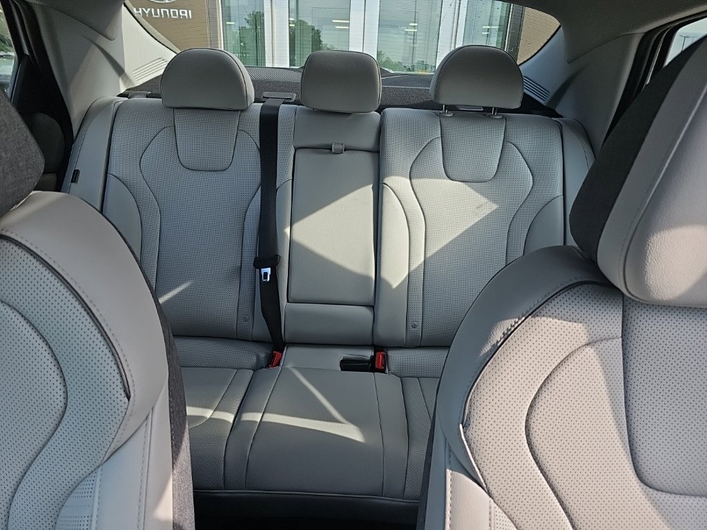 New 2026 Hyundai Elantra Limited FWD image 28