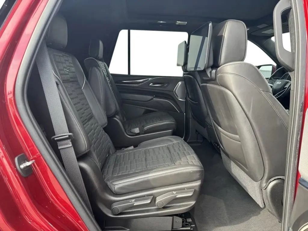 Used 2021 Cadillac Escalade Sport Platinum image 16