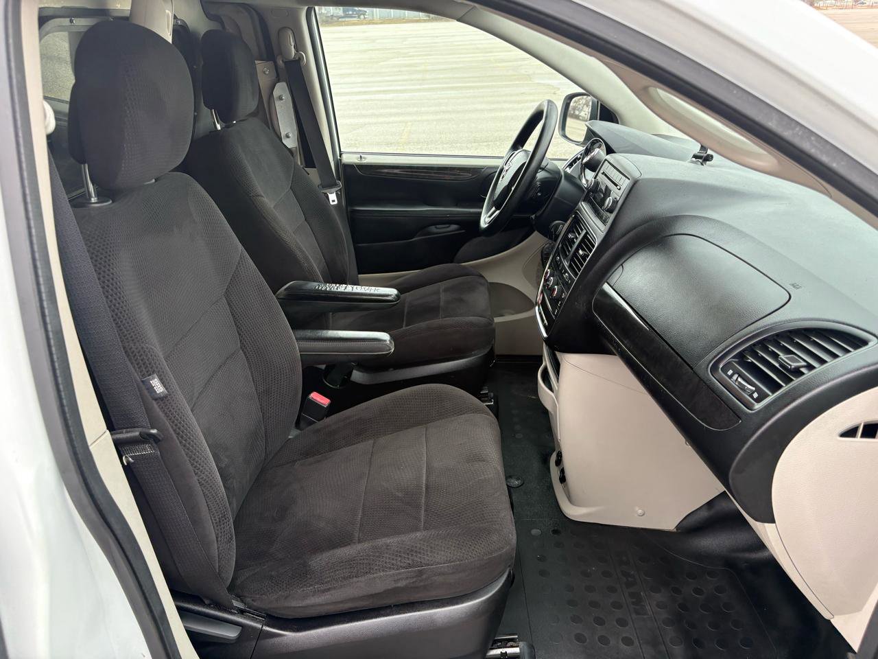 Used 2013 RAM C/V Tradesman image 28