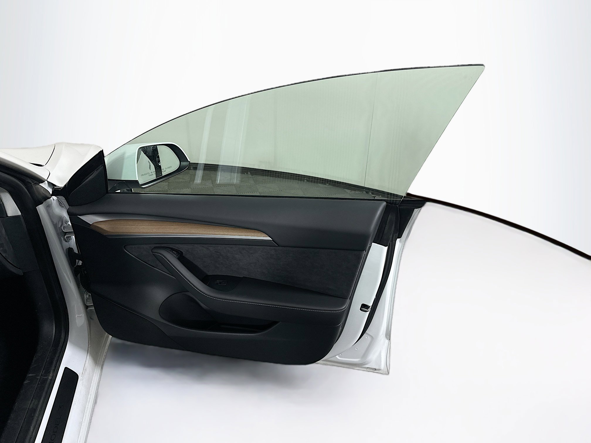 Used 2023 Tesla Model 3 Standard Range image 32