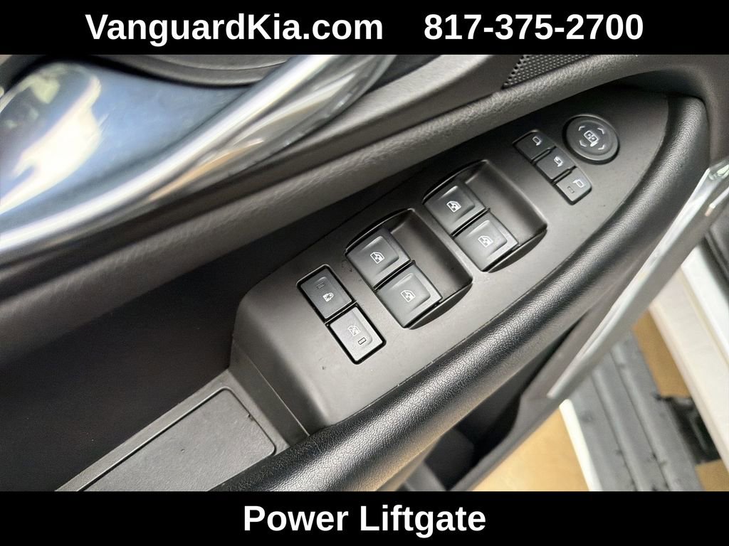 Used 2015 Cadillac Escalade Premium RWD image 17