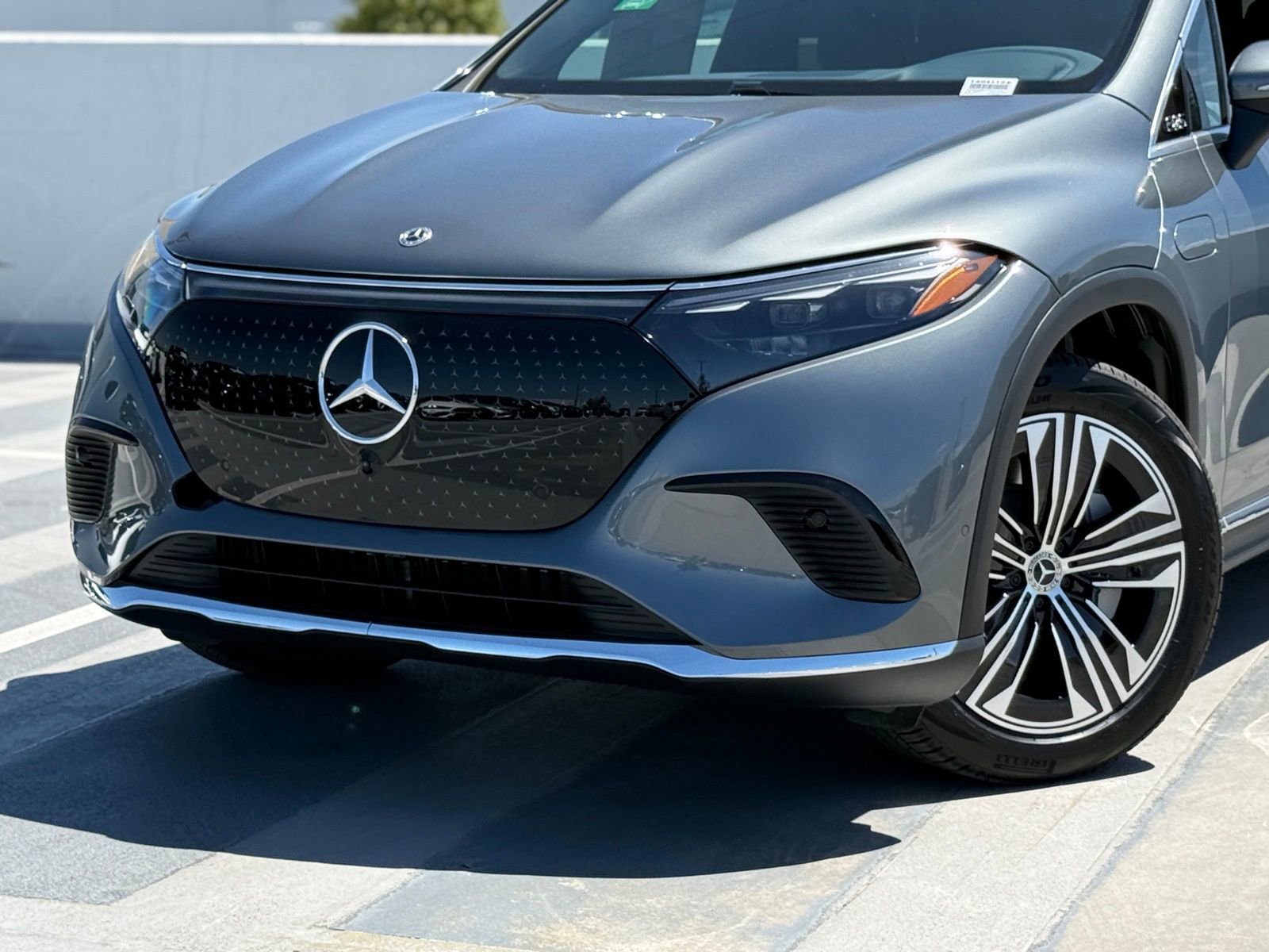 New 2026 Mercedes-Benz EQS 400 4MATIC SUV image 3