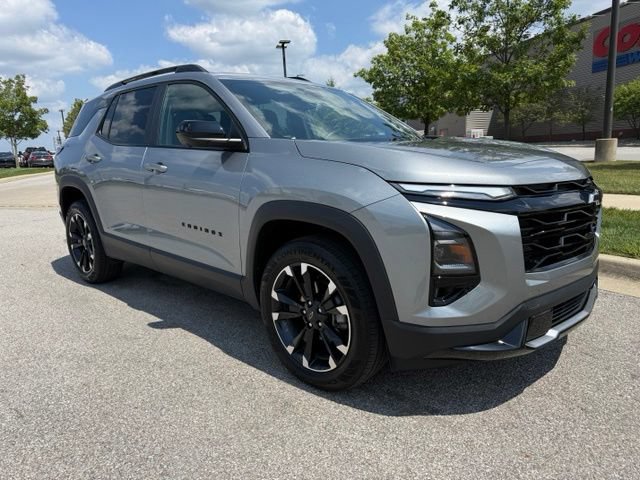 Used 2025 Chevrolet Equinox RS w/ Safety and Technology Package AWD/4WD image 2