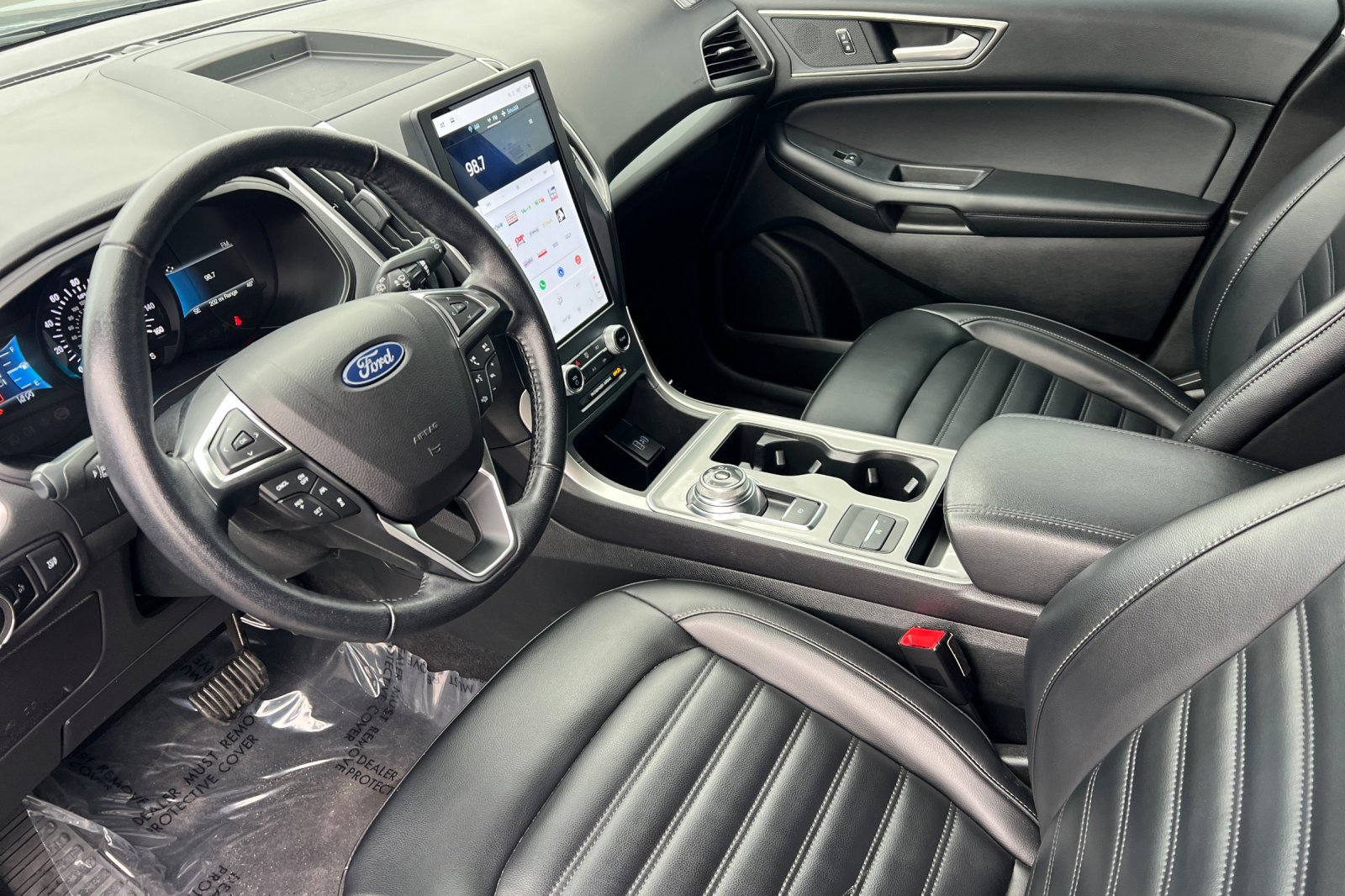 Used 2023 Ford Edge SEL image 7