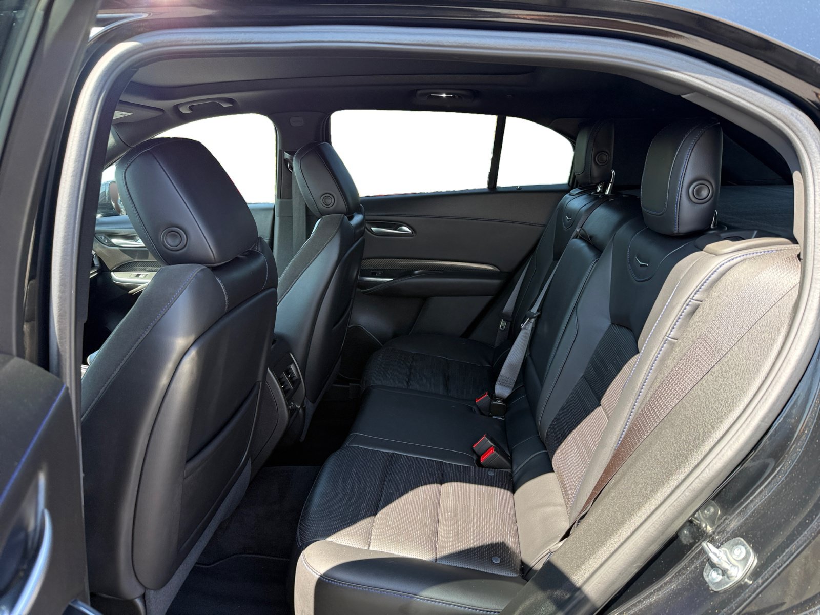 Used 2024 Cadillac XT4 Sport FWD image 16