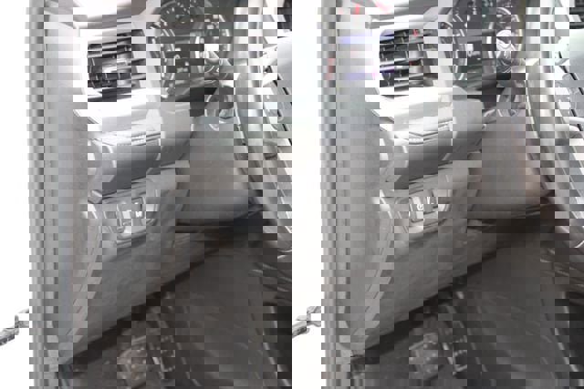 Used 2020 GMC Acadia SLT image 25