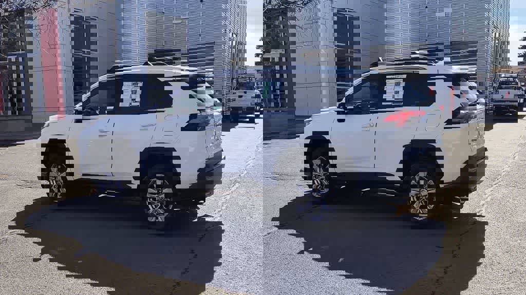 Used 2024 Toyota RAV4 XLE image 6