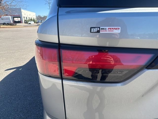 Used 2025 Toyota Sequoia SR5 image 10