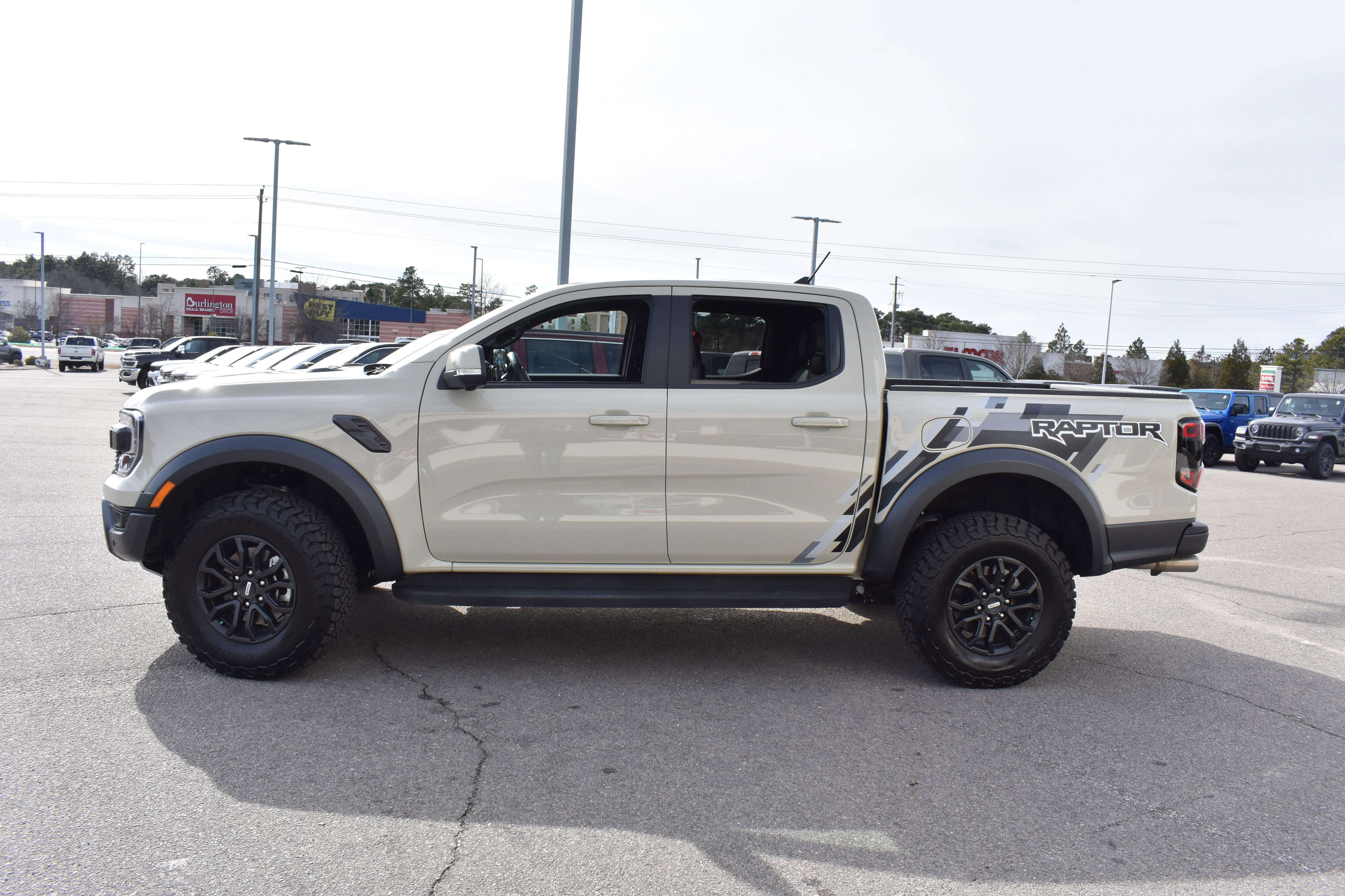 Used 2025 Ford Ranger Raptor image 6