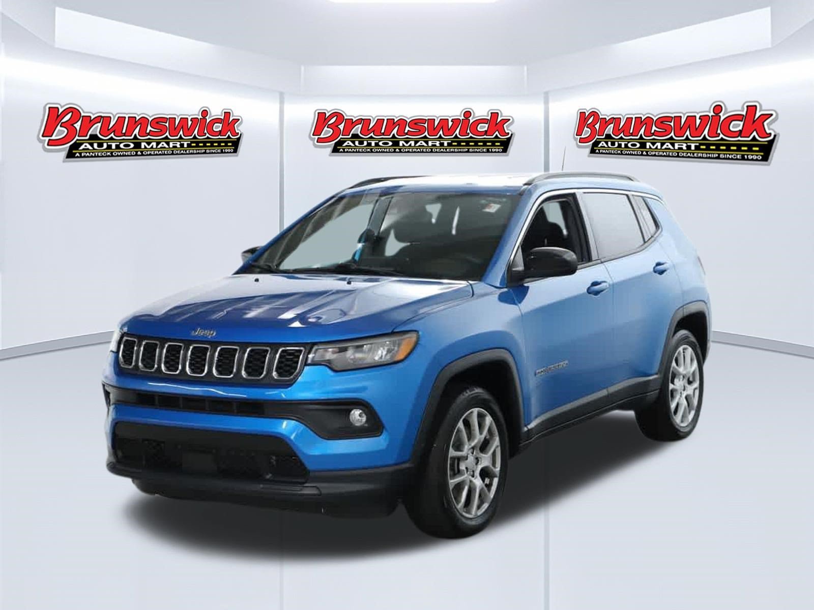 Certified 2024 Jeep Compass Latitude AWD/4WD image 3