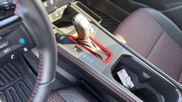 Used 2025 Nissan Kicks SR w/ SR Premium Package image 24