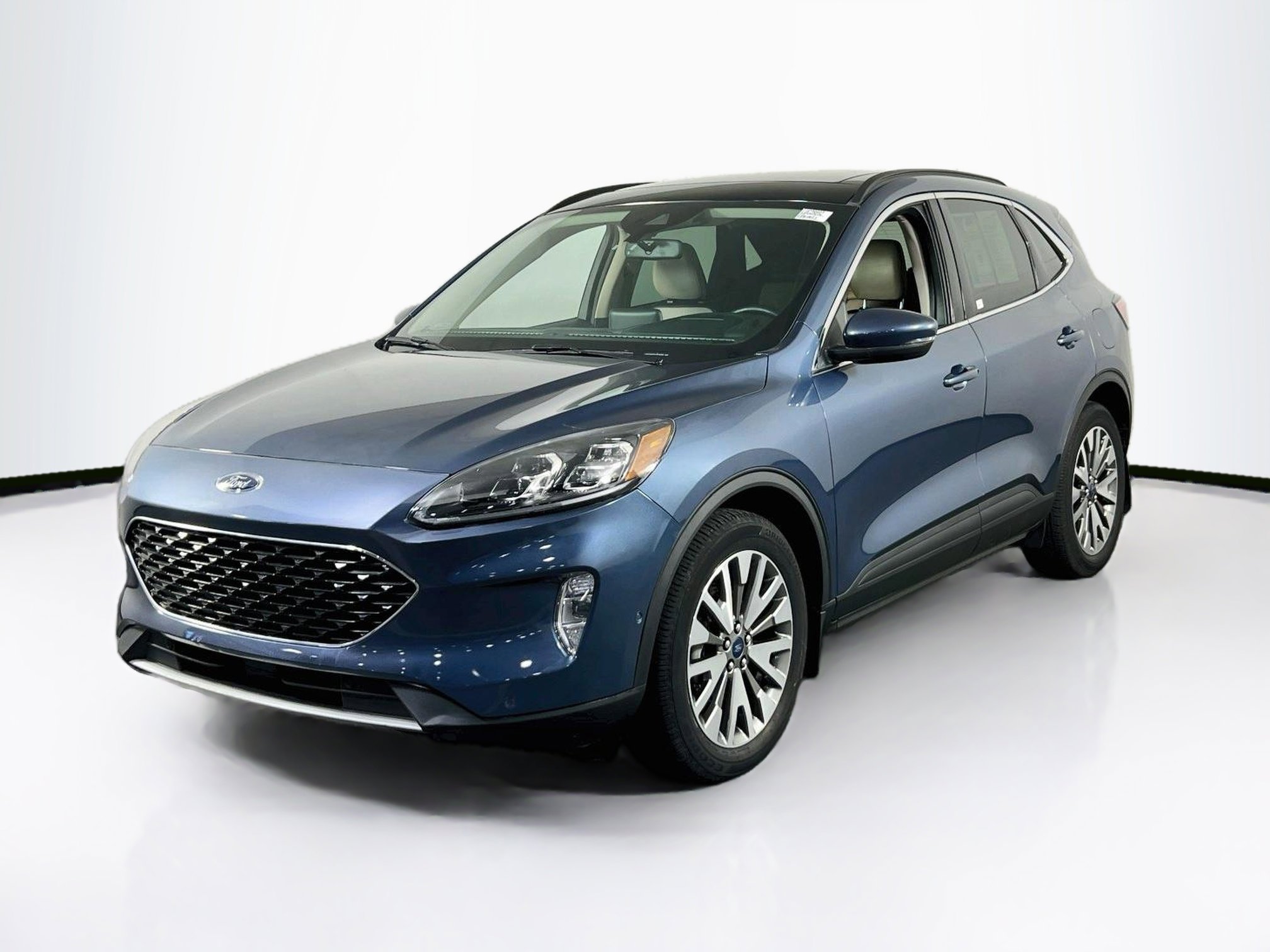 Used 2020 Ford Escape Titanium w/ Titanium Premium Package 2.0 AWD/4WD image 1