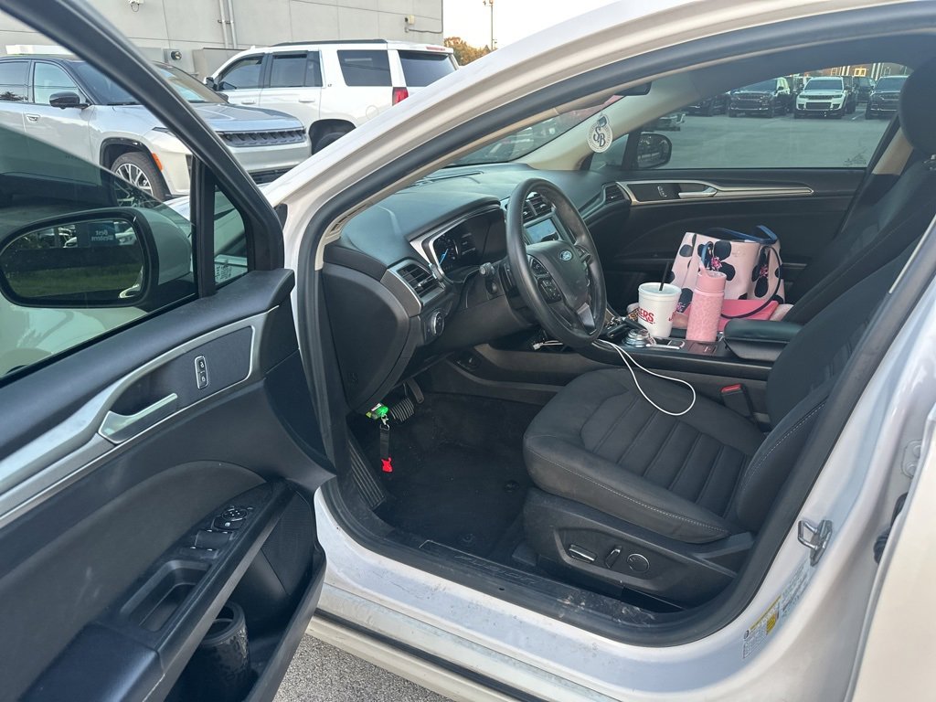 Used 2019 Ford Fusion SE image 8