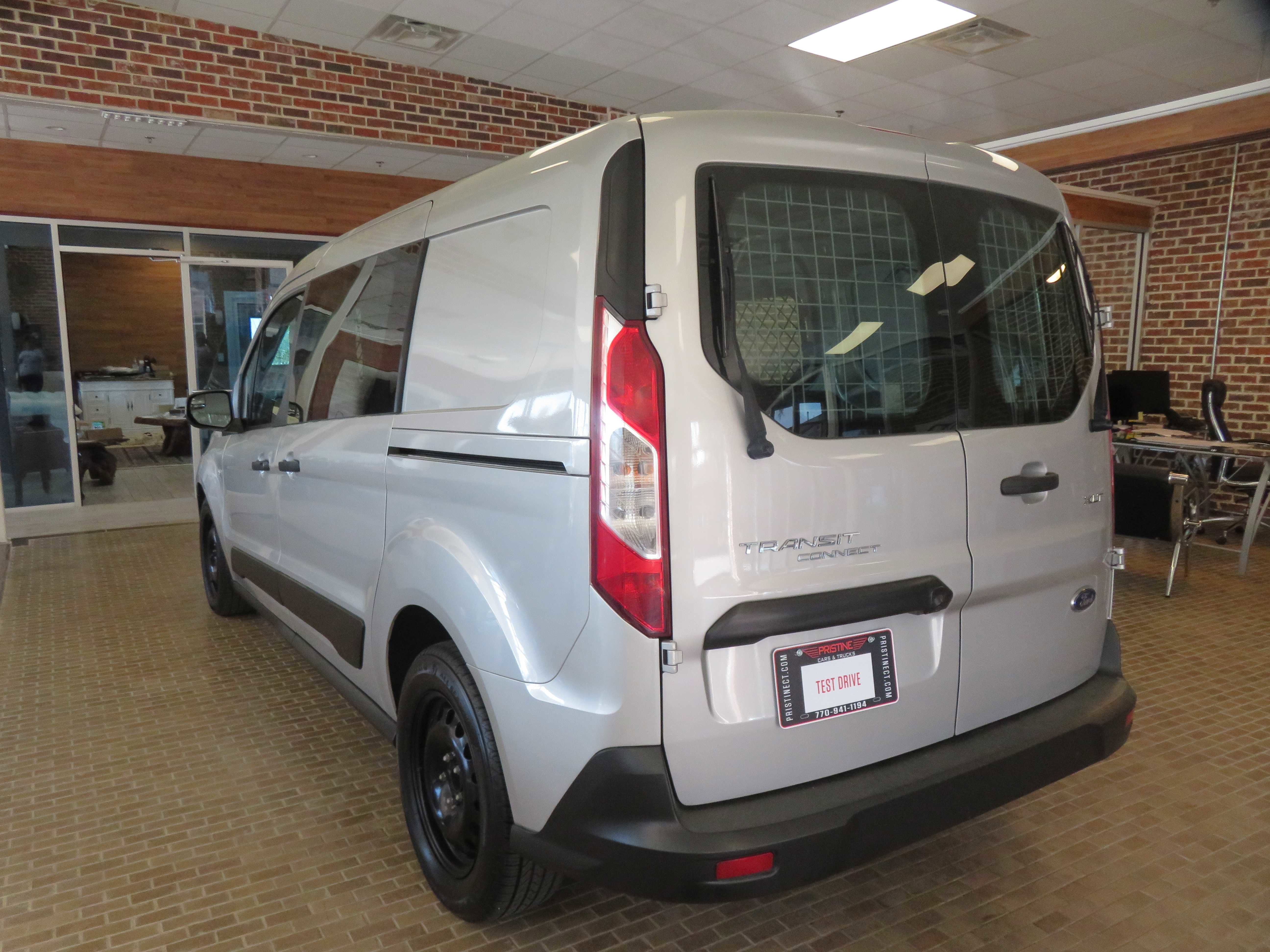 Used 2022 Ford Transit Connect XLT image 6