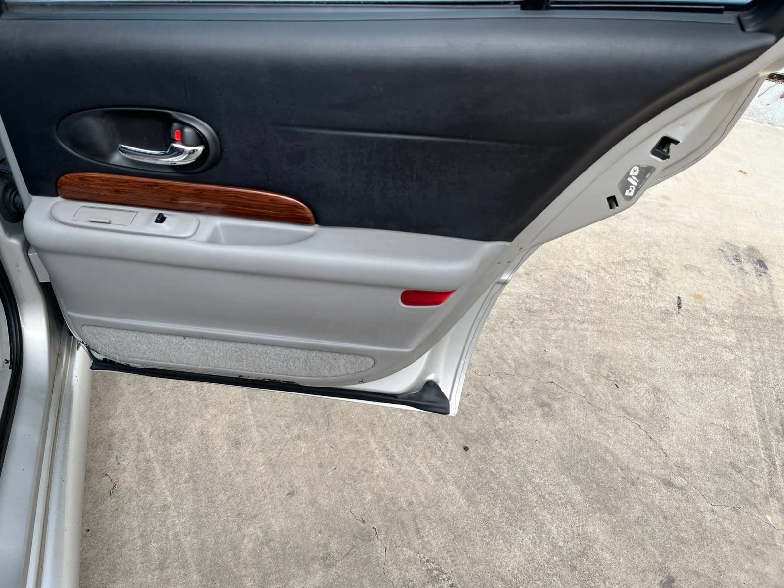 Used 2004 Buick Le Sabre Custom FWD image 13