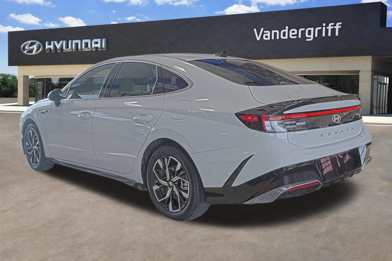 Used 2024 Hyundai Sonata SEL FWD image 2