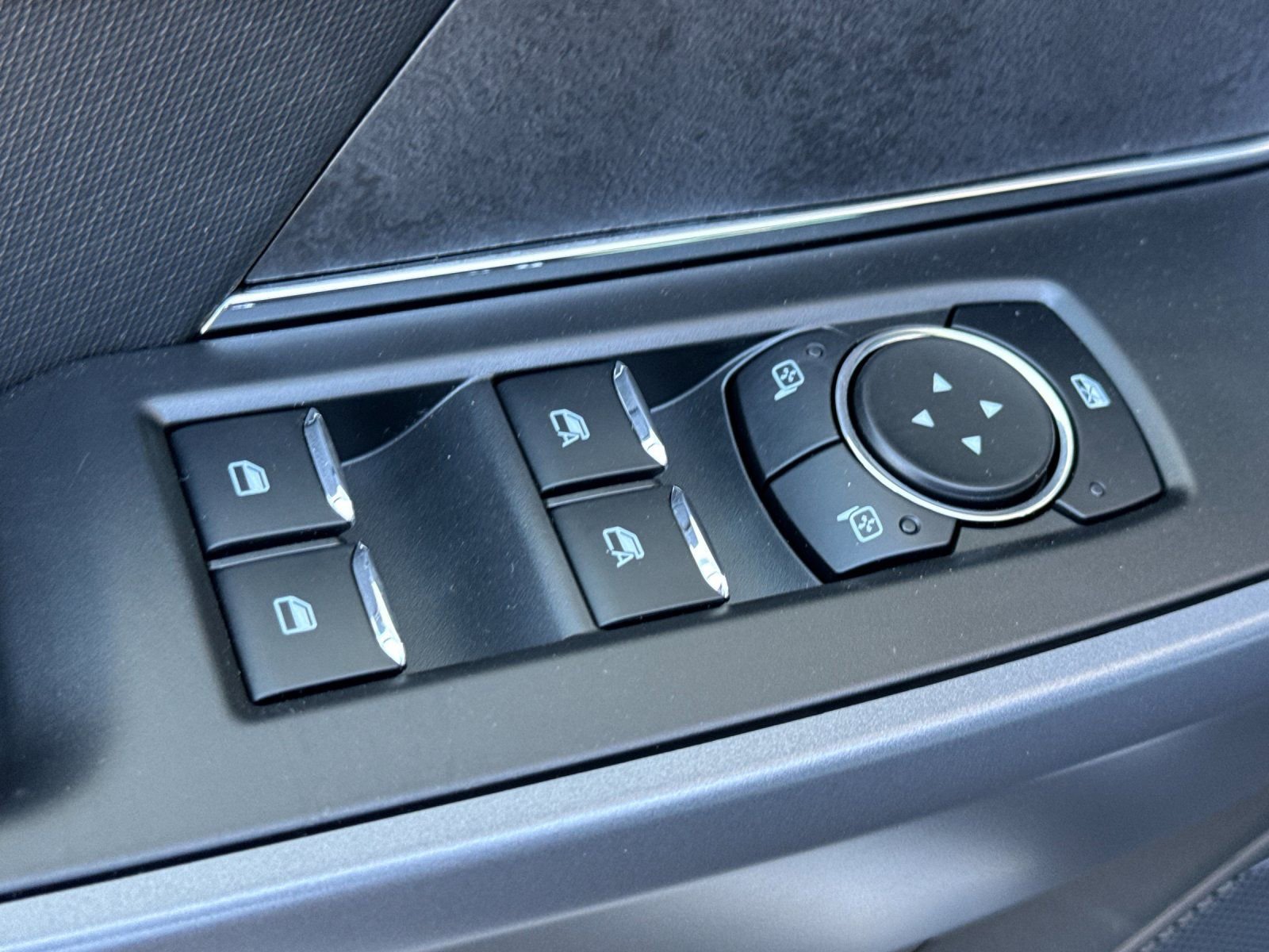 New 2025 Ford F150 XLT w/ Equipment Group 302A MID image 11