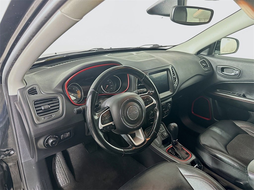 Used 2020 Jeep Compass Trailhawk image 31