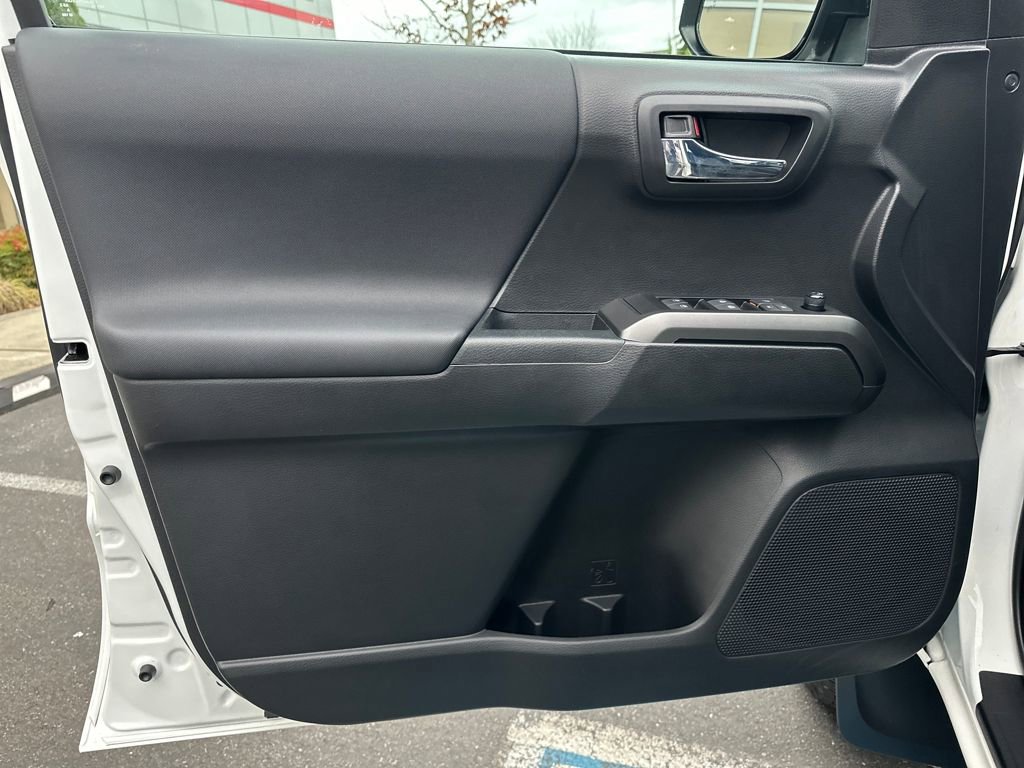 Certified 2022 Toyota Tacoma TRD Off-Road image 11