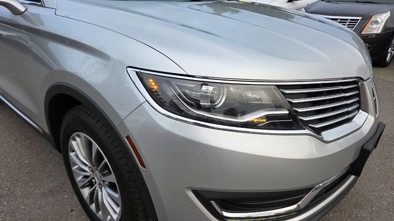 Used 2016 Lincoln MKX Select w/ Select Plus Package AWD/4WD image 19