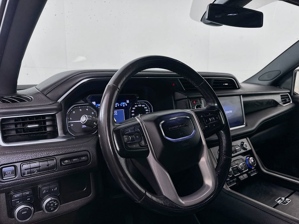 Used 2021 GMC Yukon XL Denali image 9