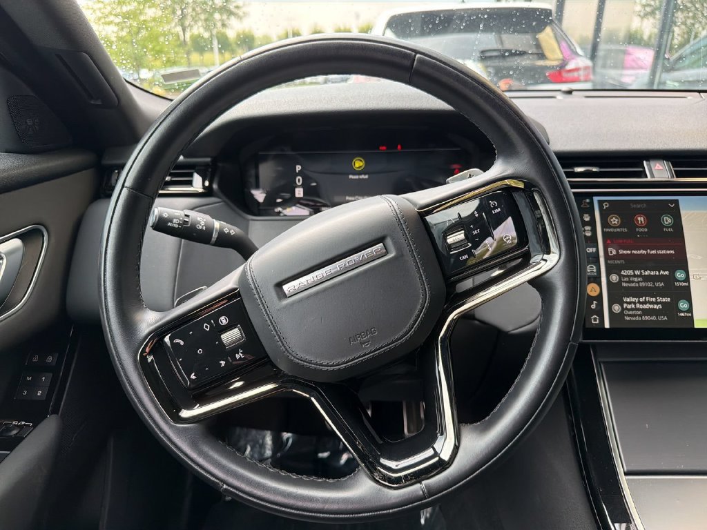 Used 2025 Land Rover Range Rover Velar Dynamic SE AWD/4WD image 15