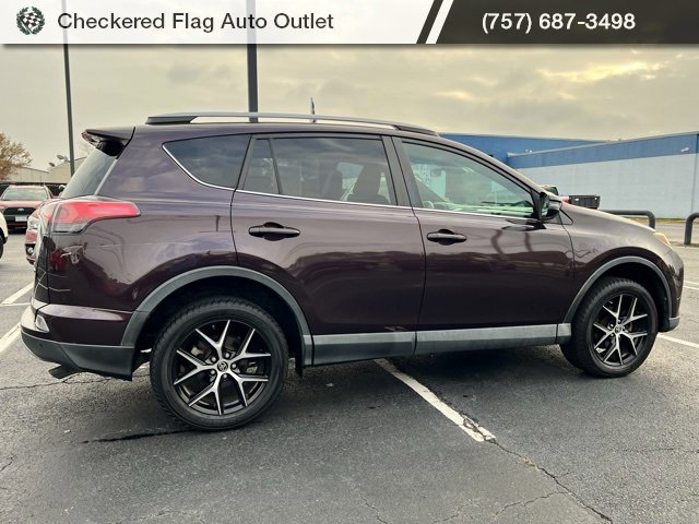 Used 2017 Toyota RAV4 SE image 8