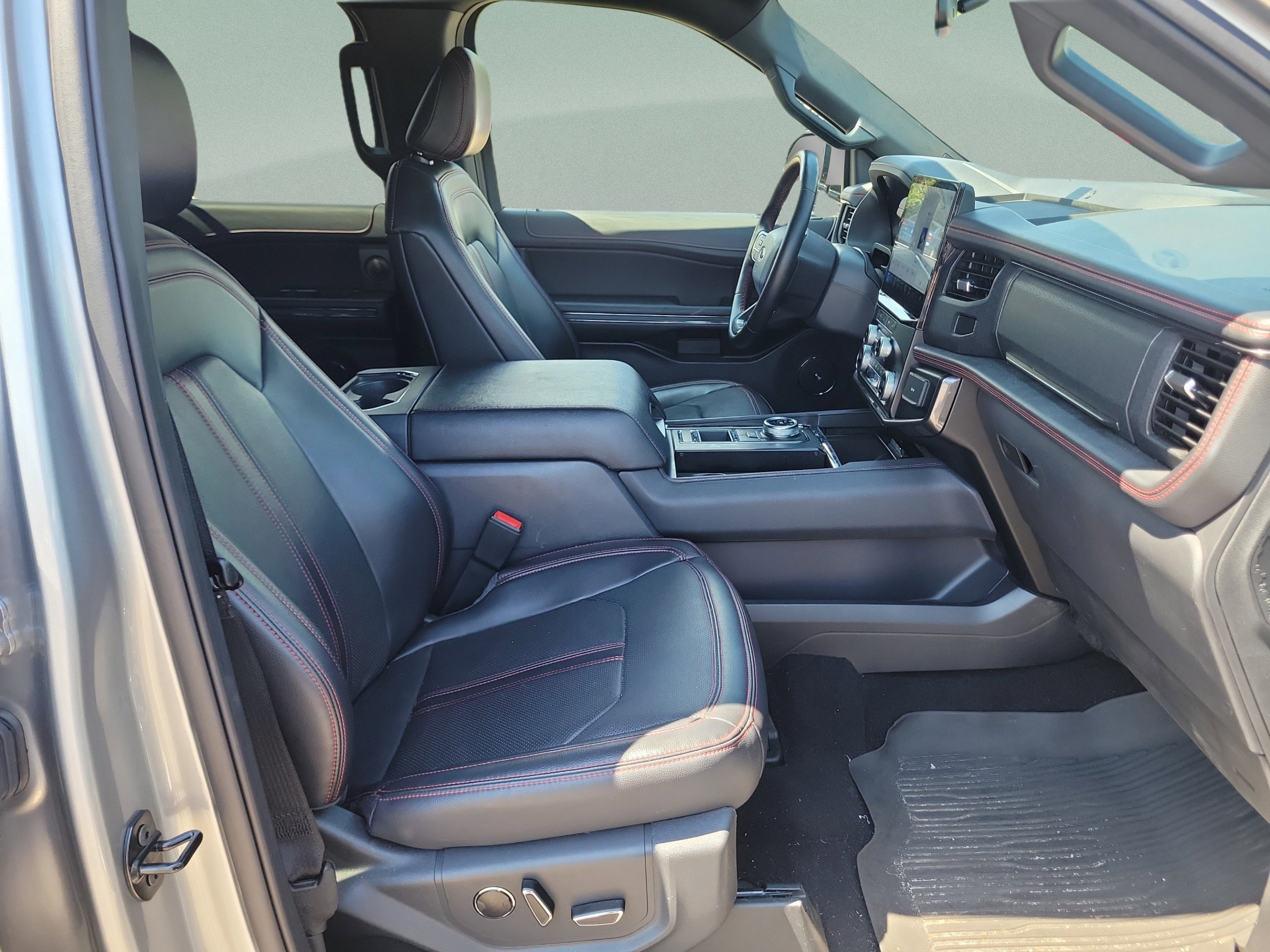 Used 2024 Ford Expedition Max Limited RWD image 18