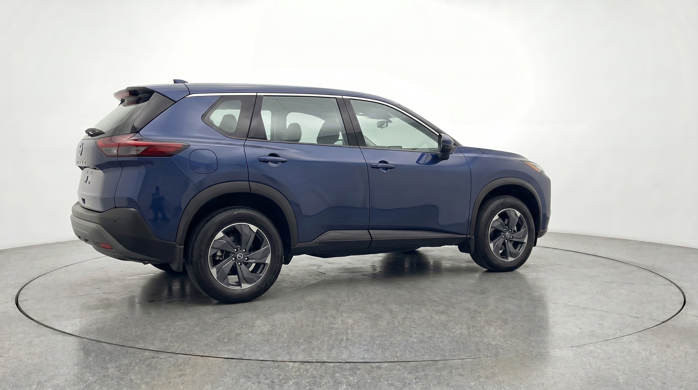 Used 2025 Nissan Rogue SV FWD image 9