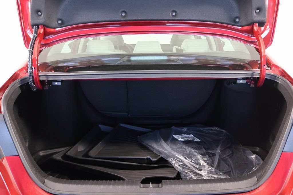 Used 2025 Honda Accord SE image 14
