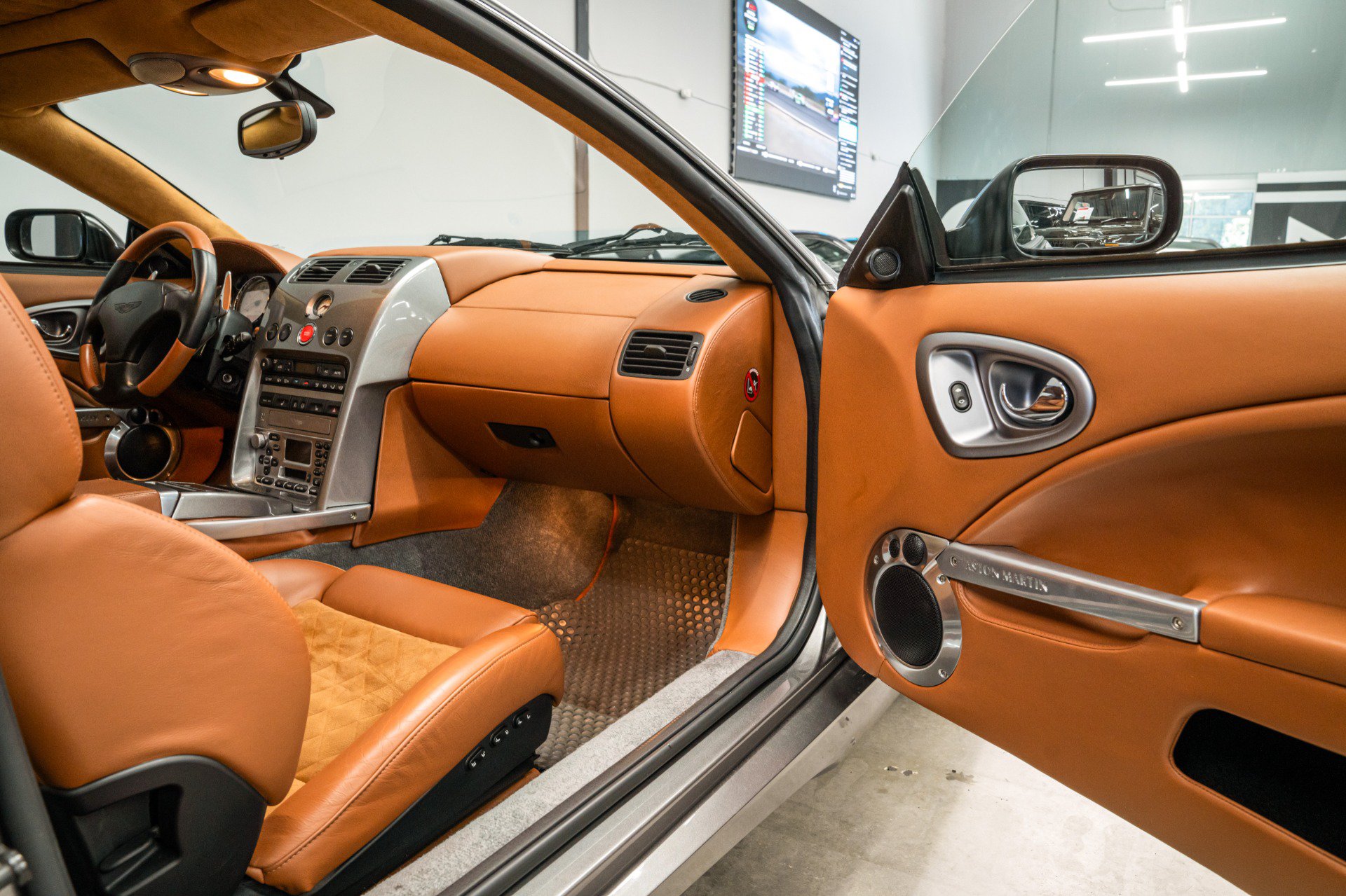 Used 2003 Aston Martin Vanquish RWD image 33