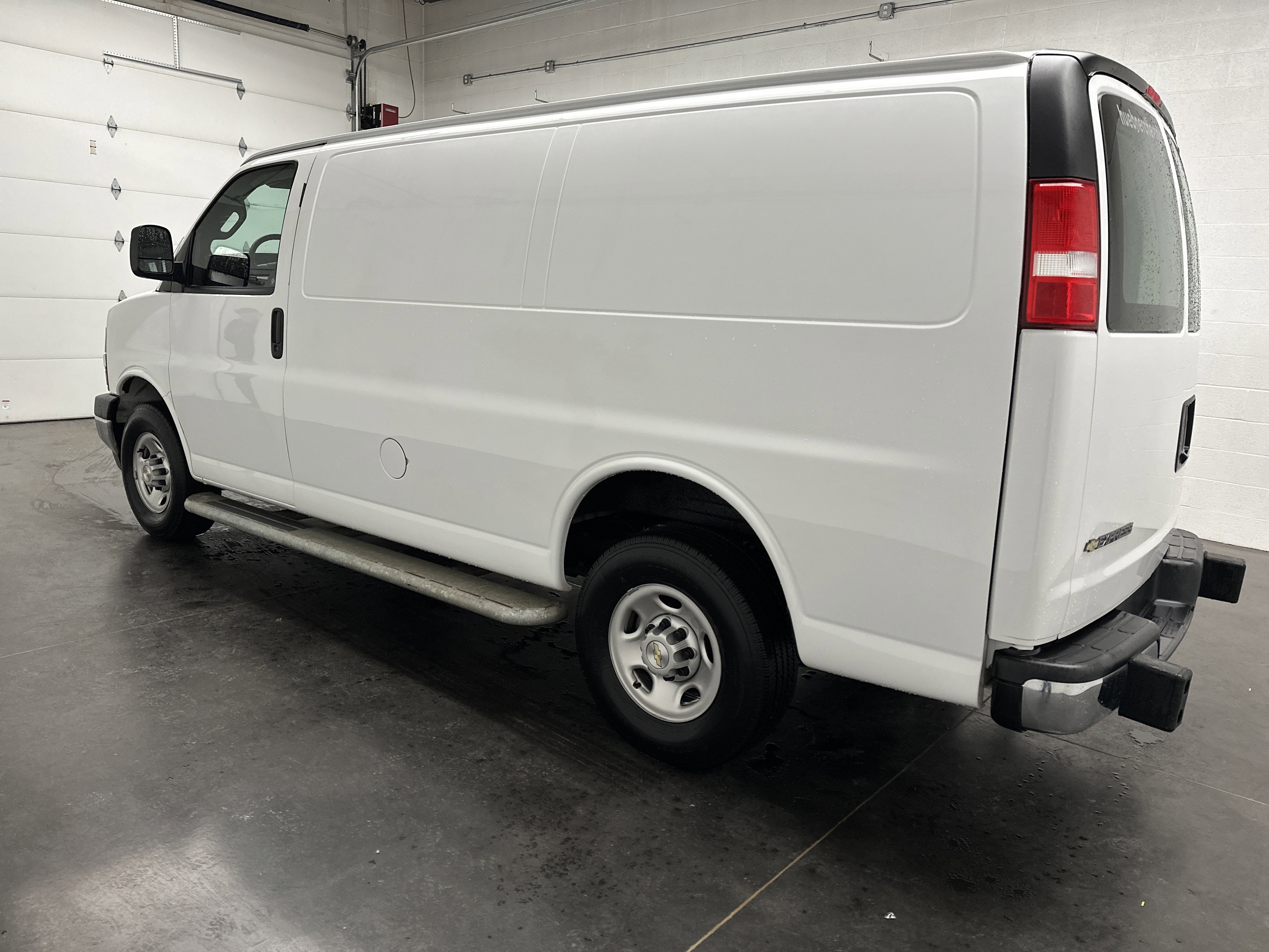 Used 2024 Chevrolet Express 2500 Work Van w/ Driver Convenience Package image 5