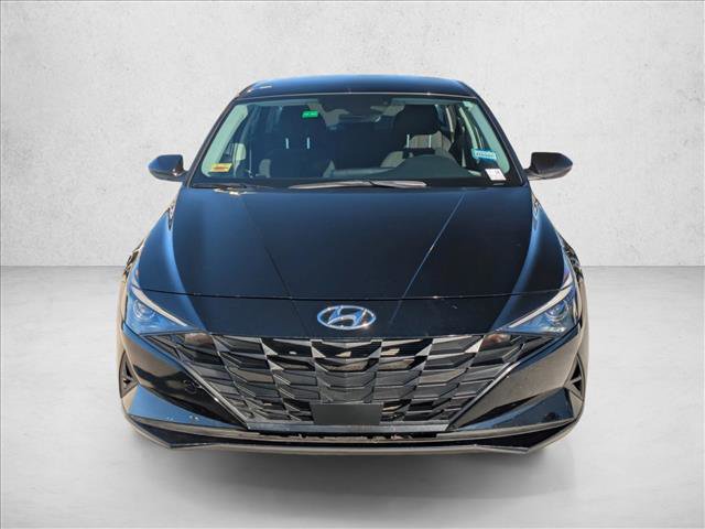 Used 2023 Hyundai Elantra SEL w/ Convenience Package video 2