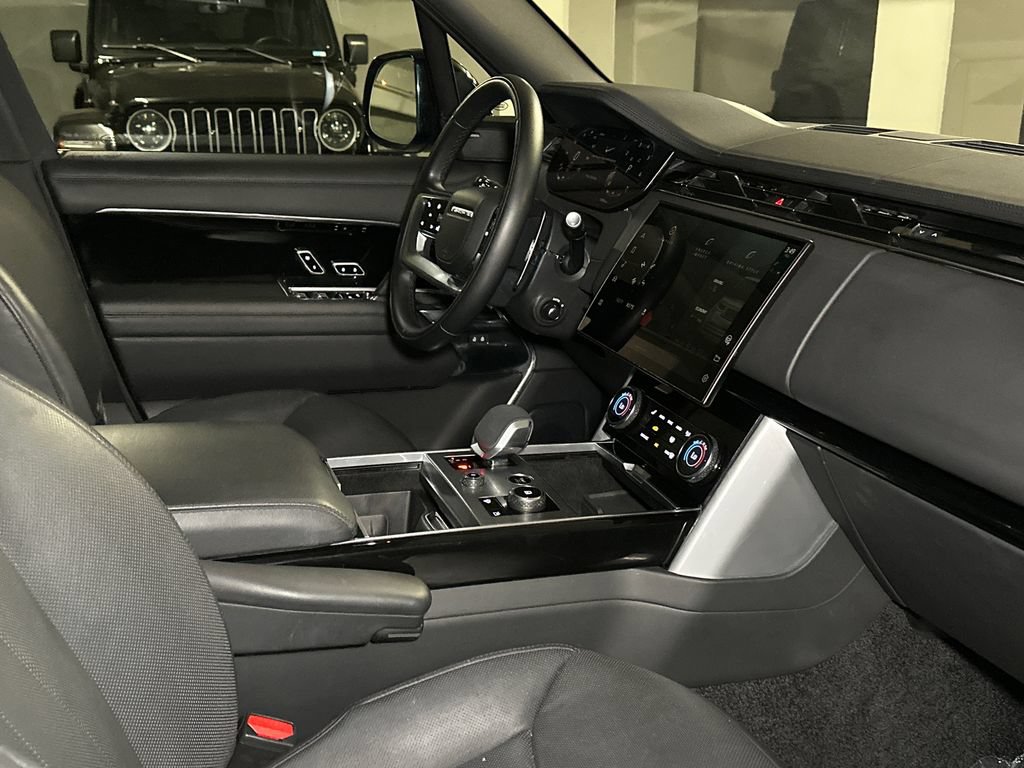 Used 2023 Land Rover Range Rover Long Wheelbase SE AWD/4WD image 14