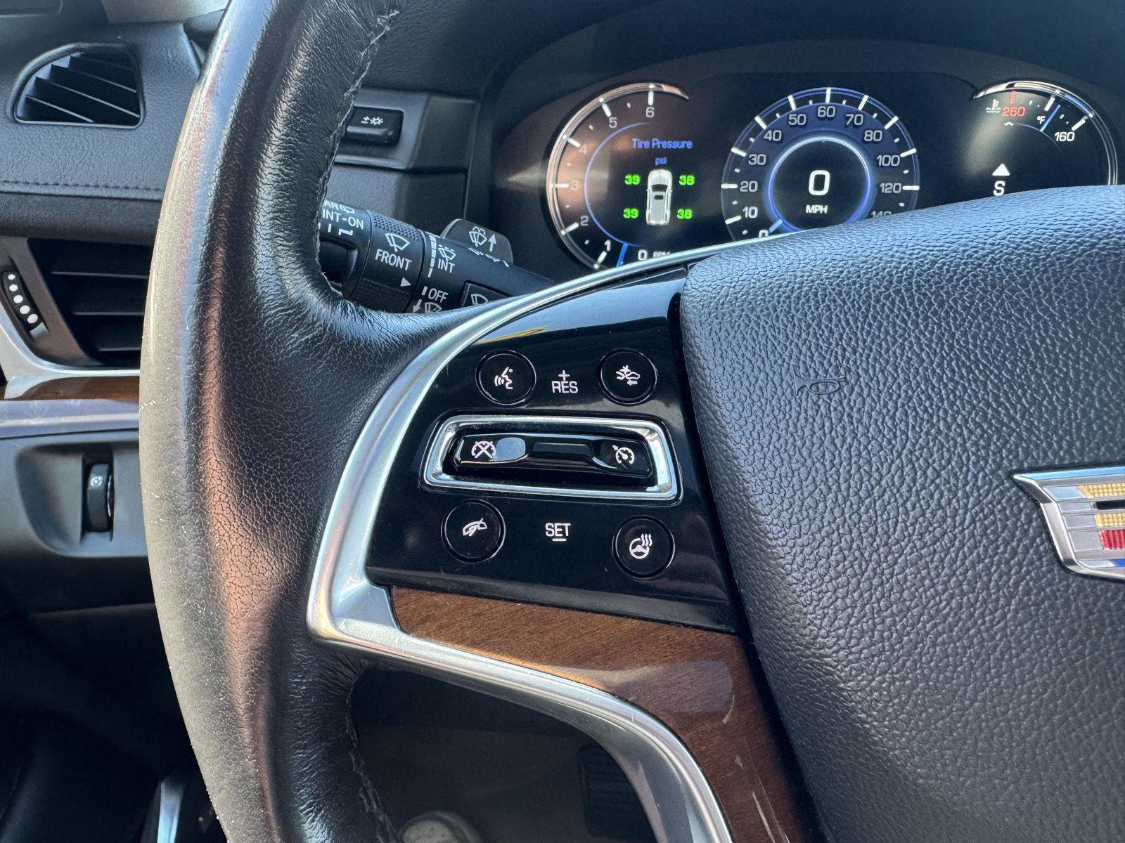 Used 2020 Cadillac Escalade ESV Luxury AWD/4WD image 19
