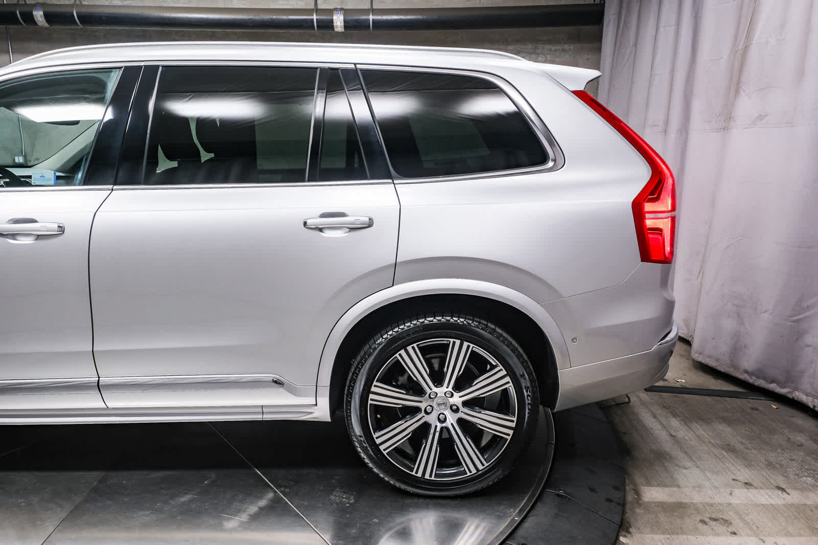 Used 2022 Volvo XC90 T8 Inscription w/ Advanced Package AWD/4WD image 8