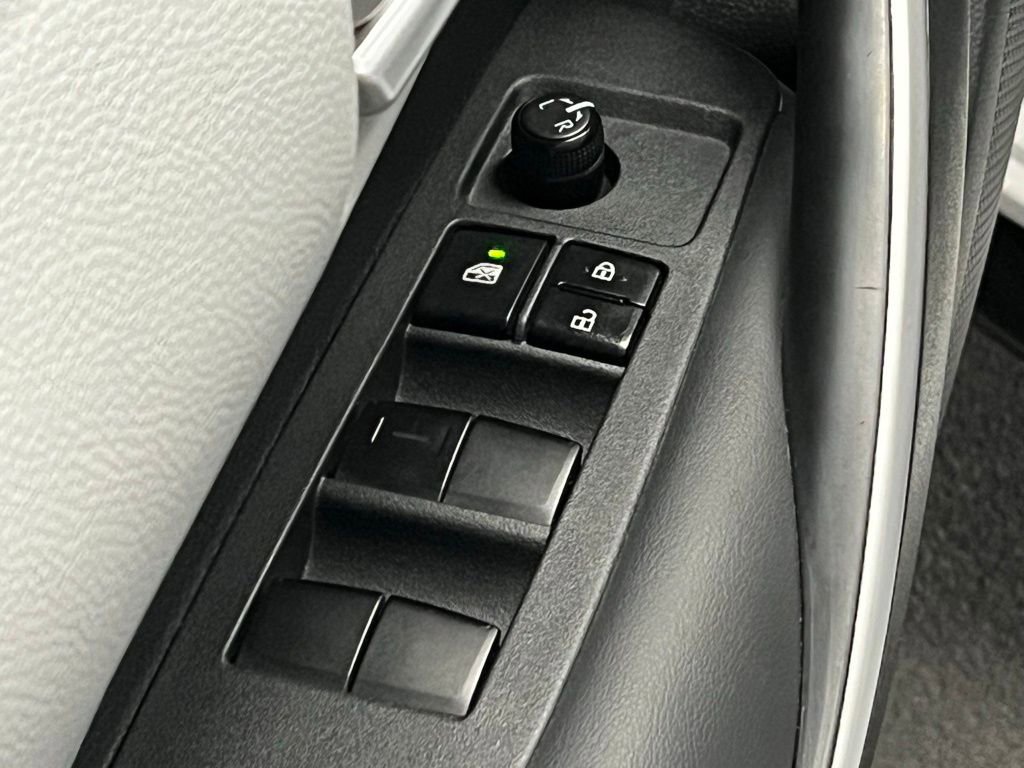 Used 2023 Toyota Corolla SE image 15