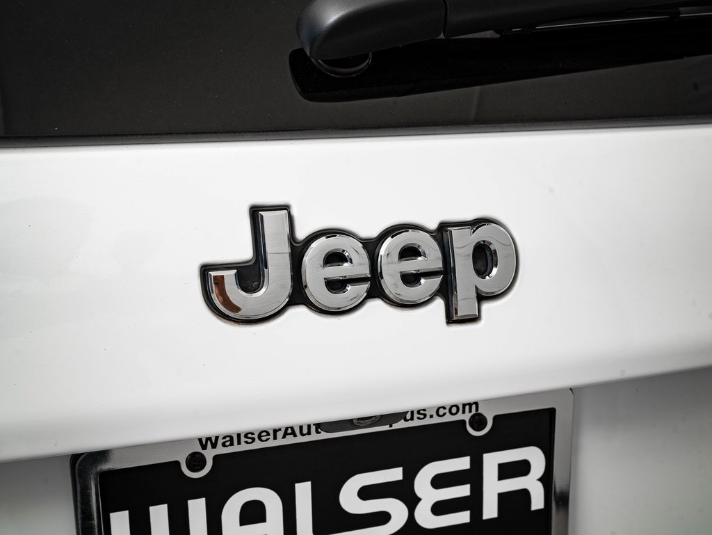 Used 2019 Jeep Cherokee Limited image 9