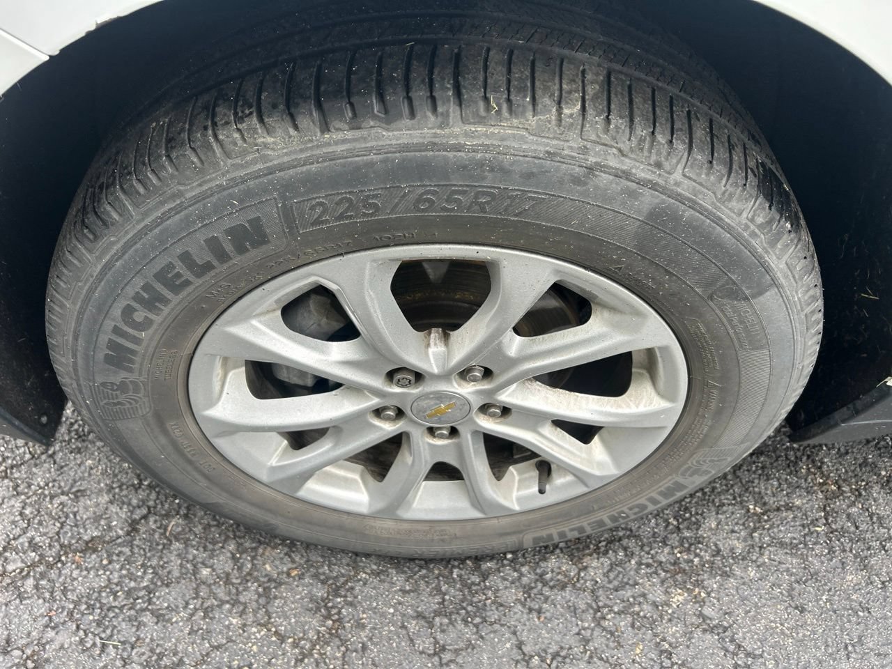 Used 2019 Chevrolet Equinox LT w/ LPO, Blackout Package FWD image 10